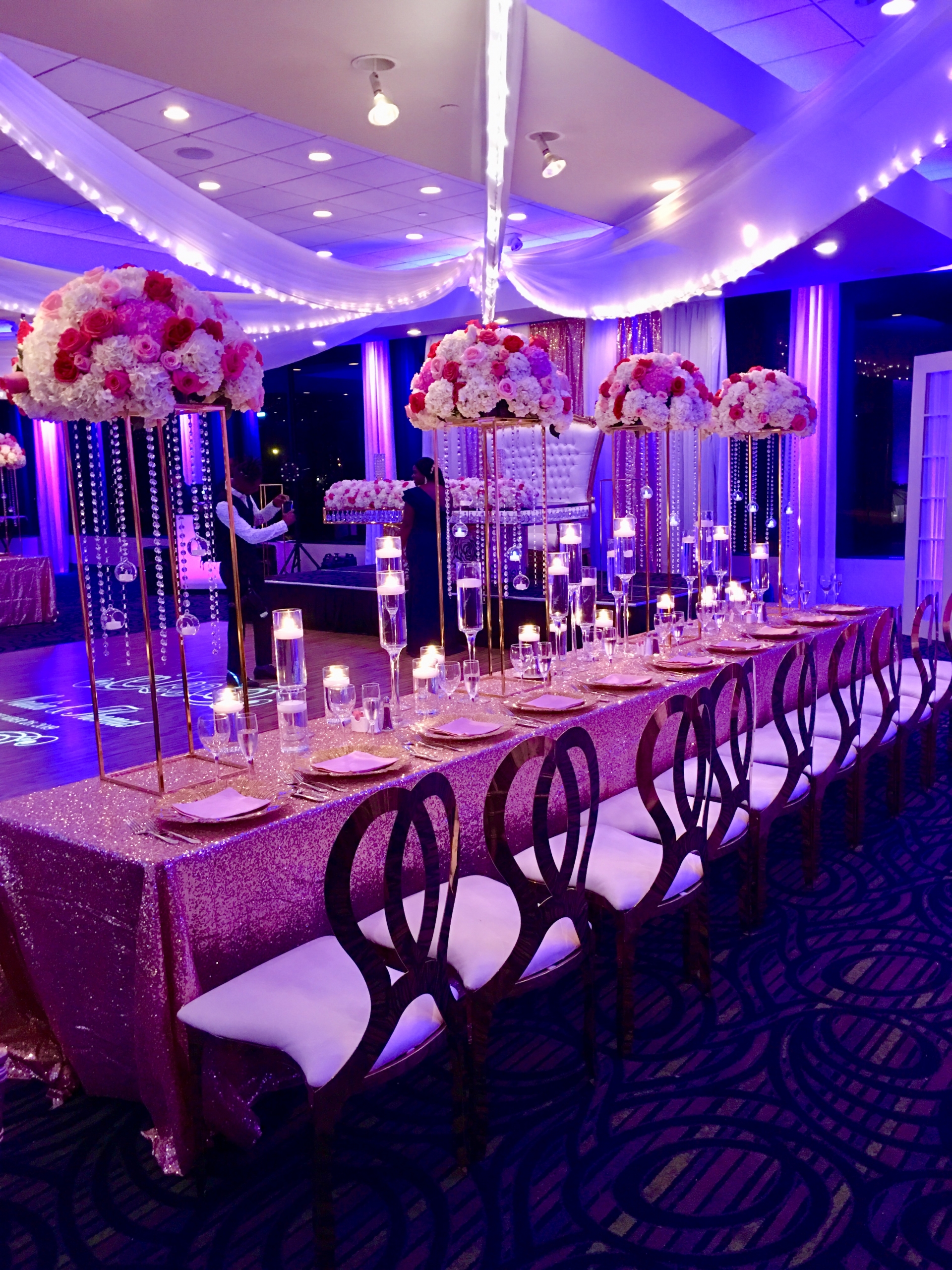A dinning area with blue ceiling
